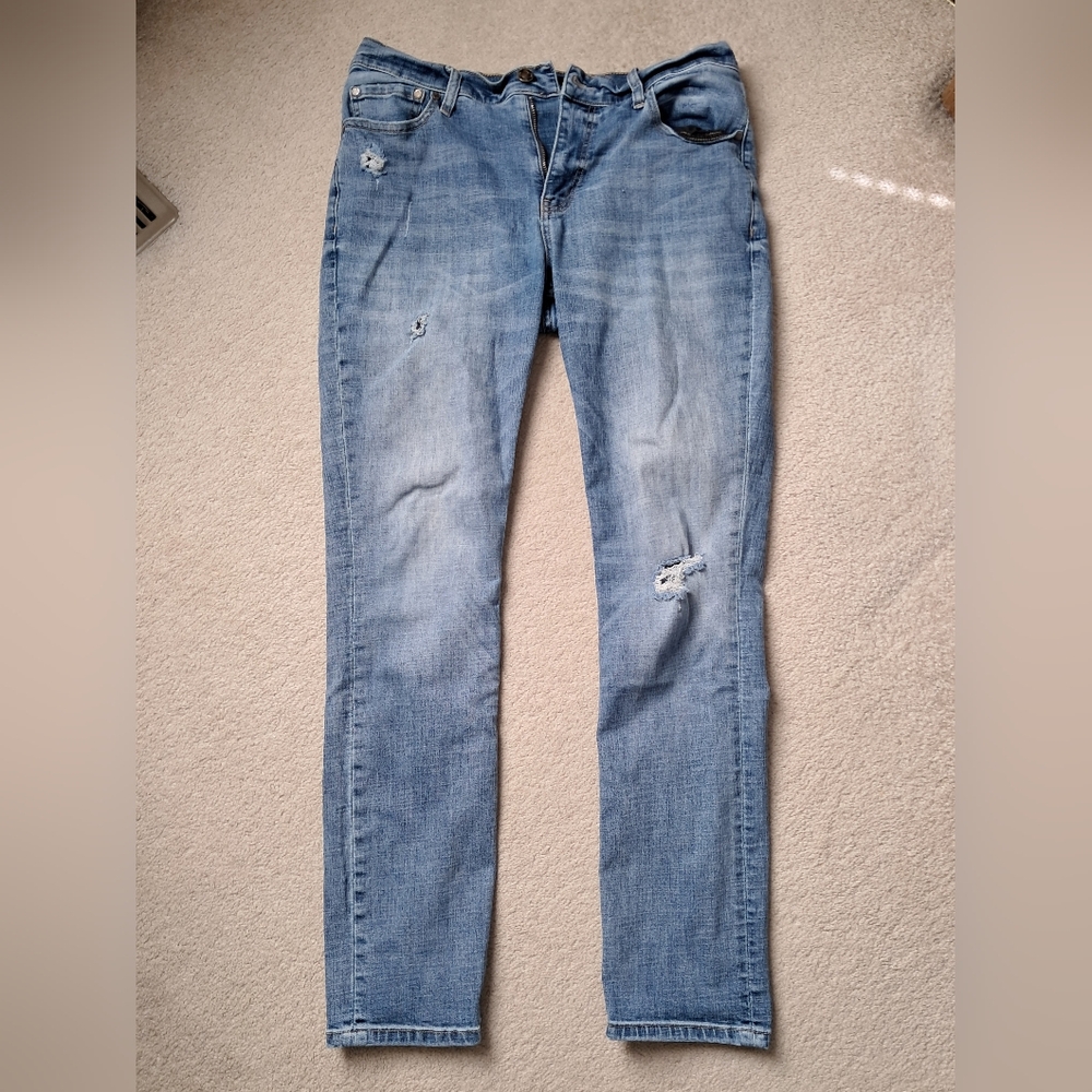 Distressed RSQ Slim Taper Light Blue Jeans 32 X 32